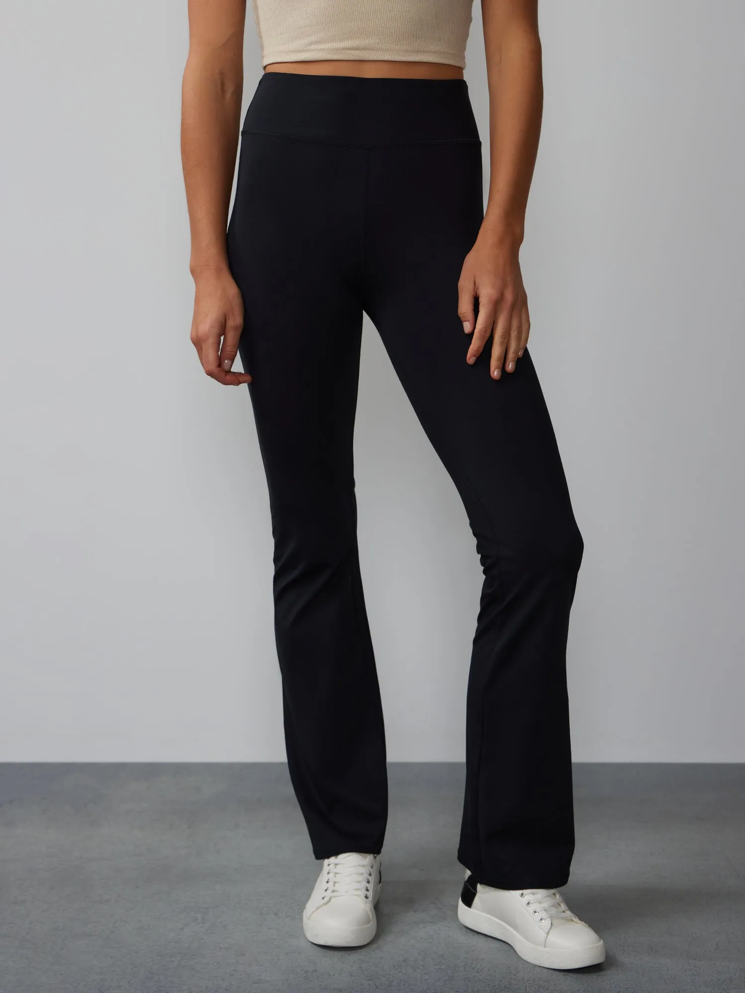 Mid Rise Bootcut Yoga Pant