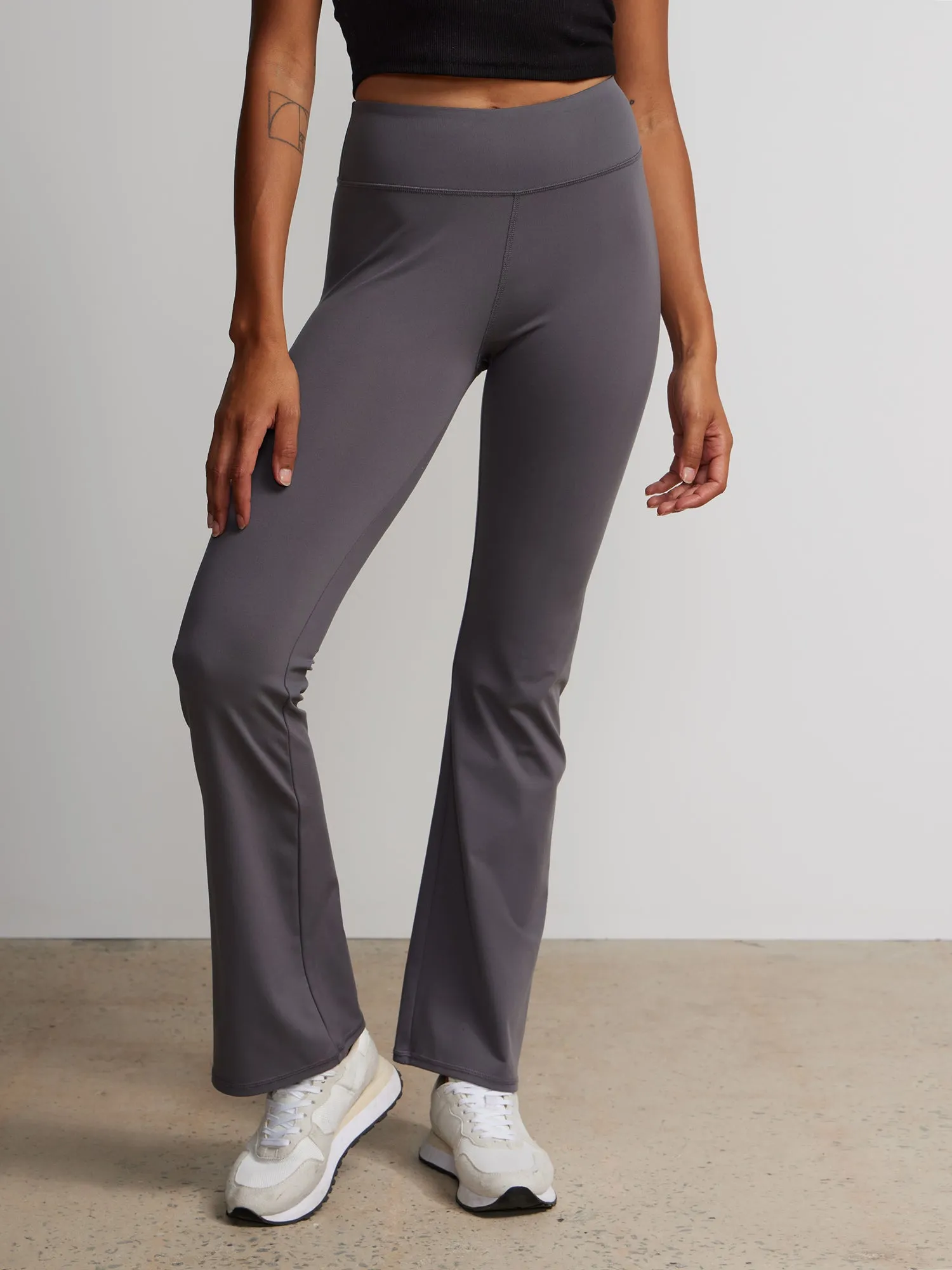 Mid Rise Bootcut Yoga Pant