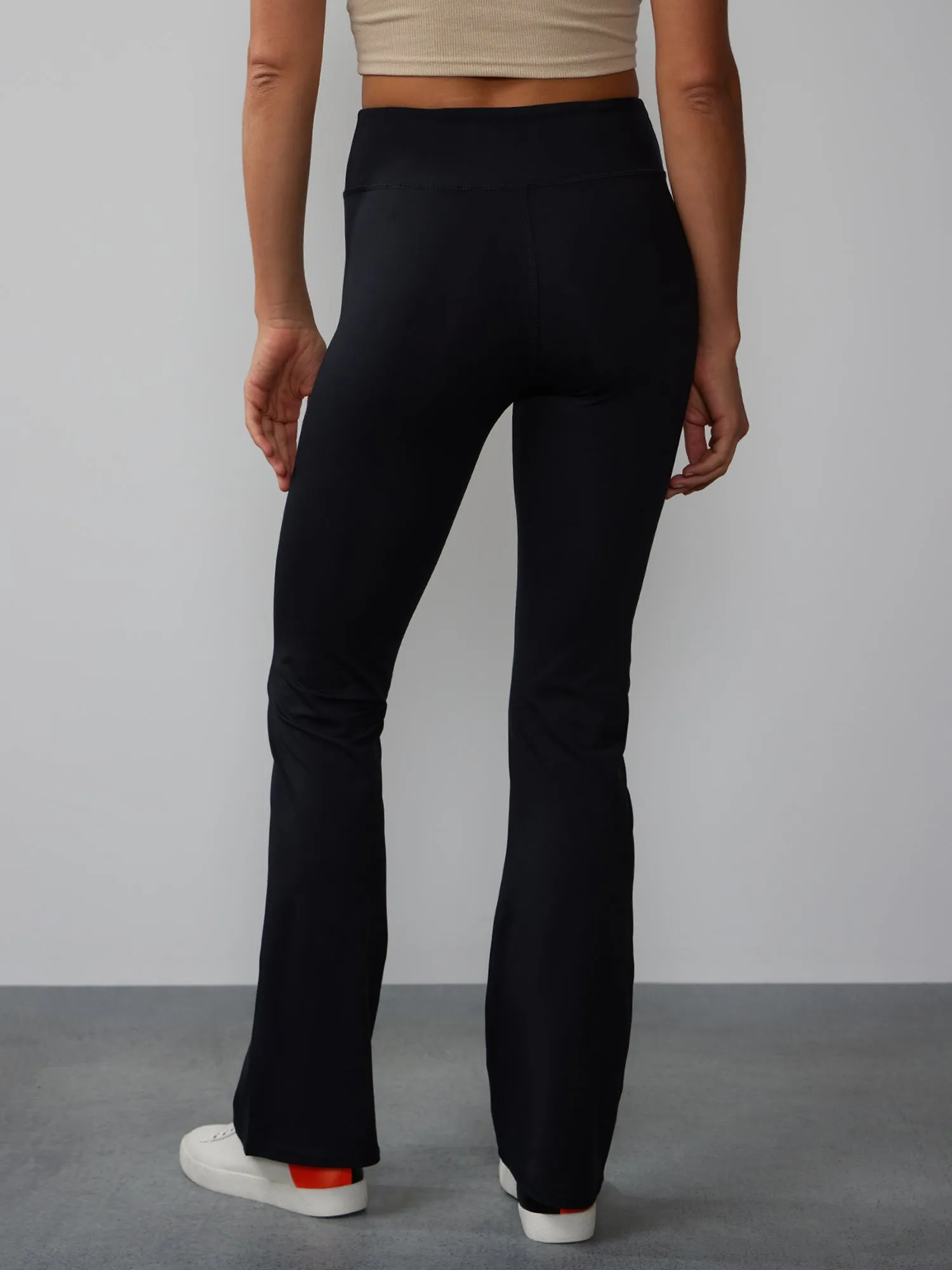 Mid Rise Bootcut Yoga Pant