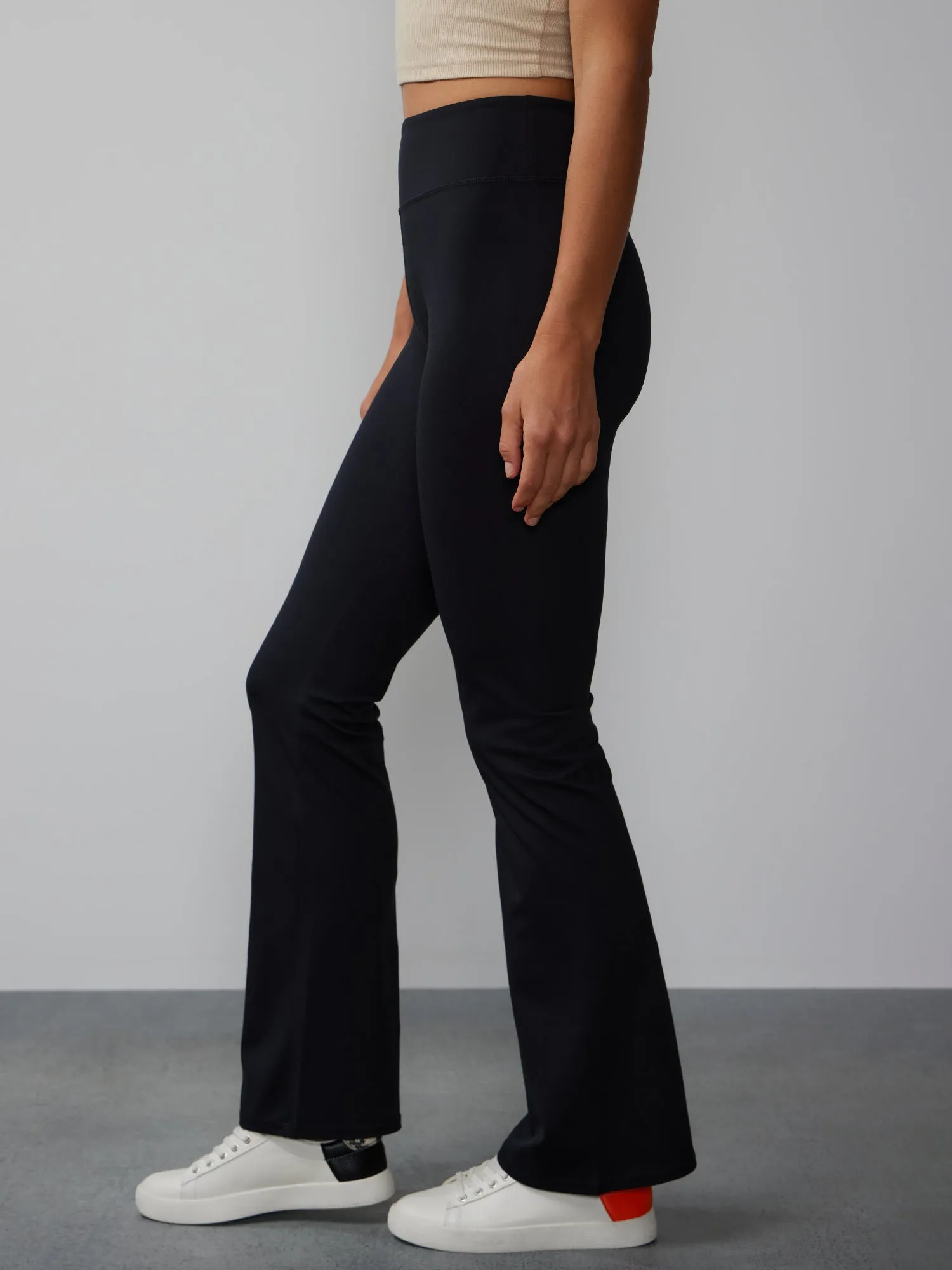 Mid Rise Bootcut Yoga Pant