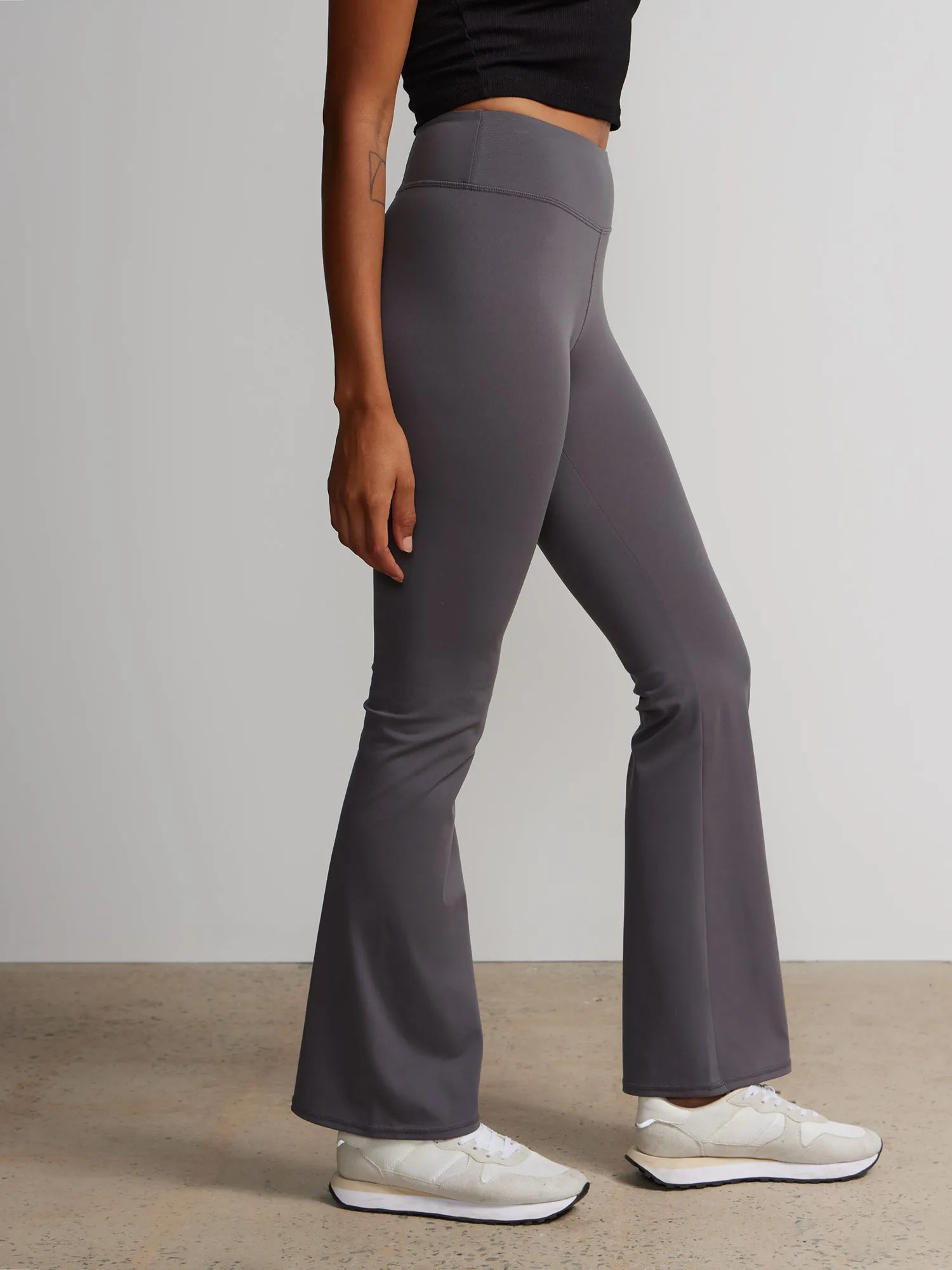 Mid Rise Bootcut Yoga Pant