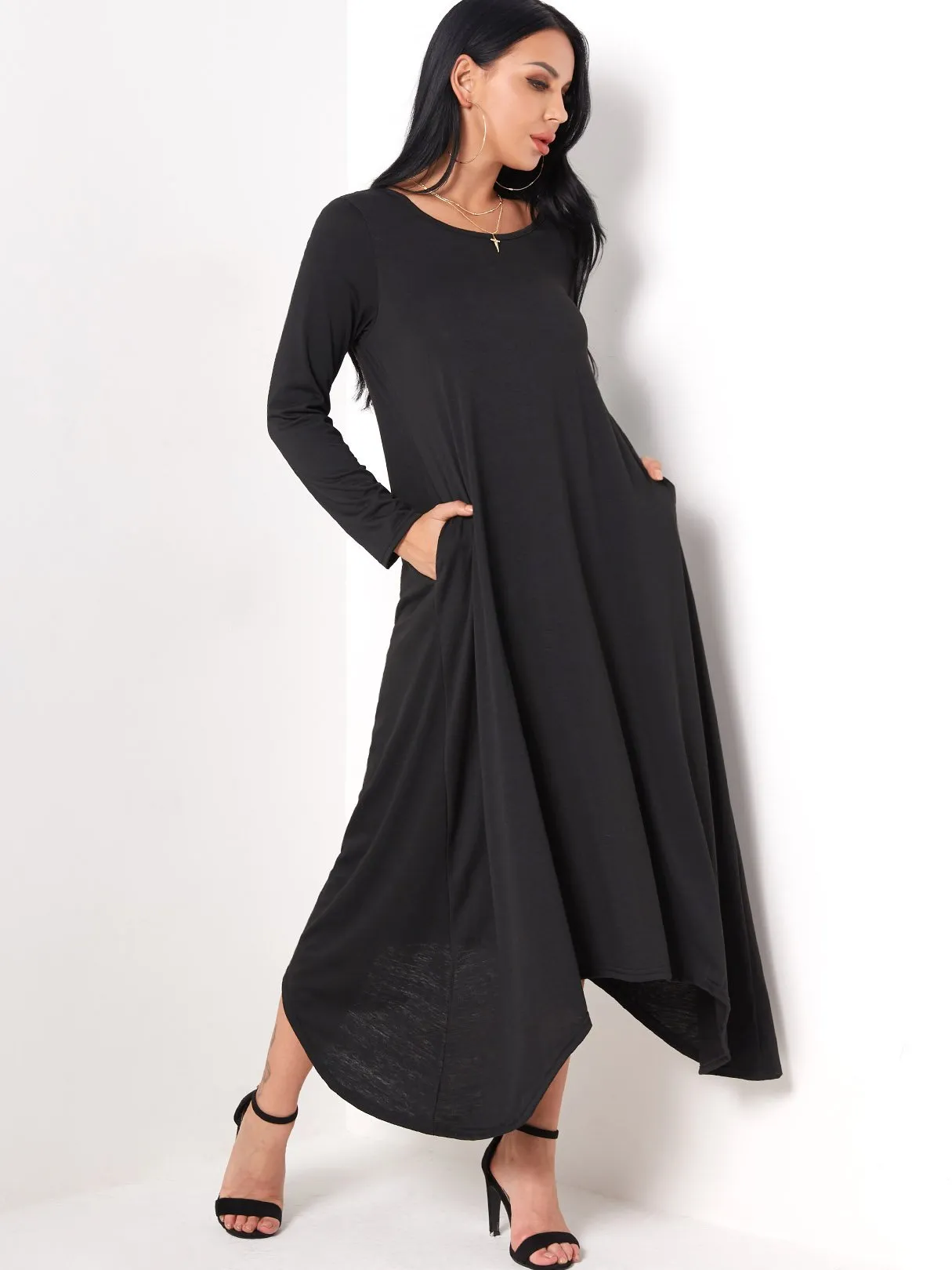 Wholesale Round Neck Plain Side Pockets Long Sleeve Black Maxi Dress